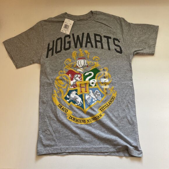 Harry Potter T-Shirt Hogwarts House Crest Graphic Tee Mens Size XS NEW TAGS - Picture 1 of 9